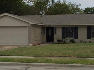 2983 Topaz Ln, Farmers Branch, TX 75234