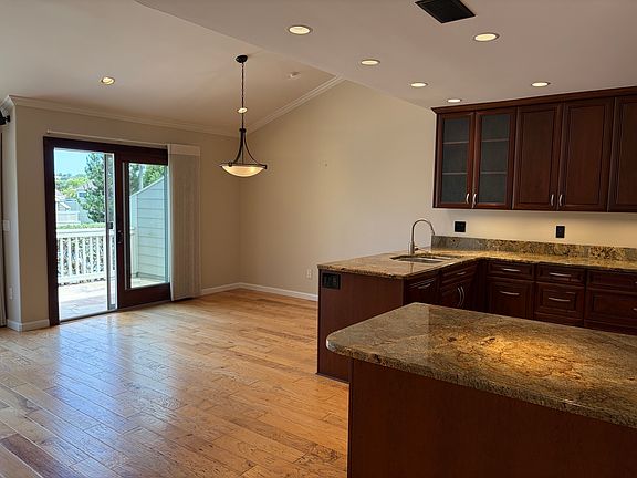 4th image of 1821 Wilton Rd