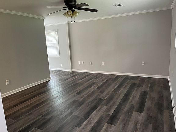 3rd image of 3762 Gainesborough Dr #1