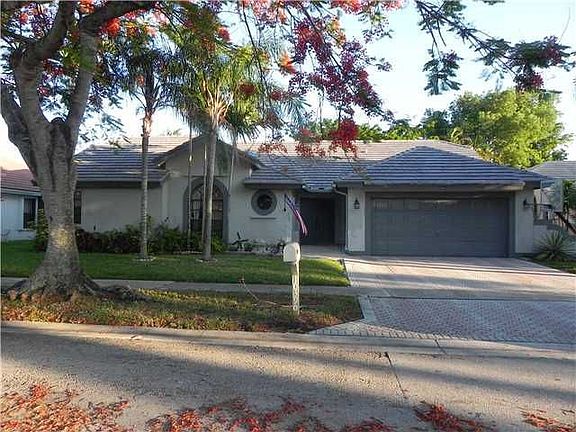 5th image of 10390 NW 18th Pl