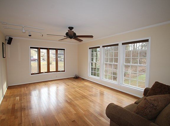 4th image of 247 Parkway Dr
