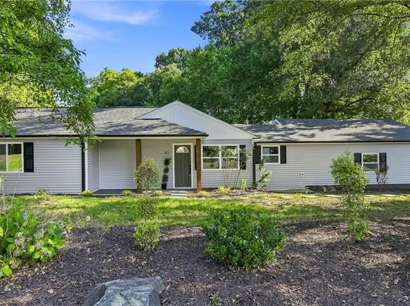 7505 Franklin Rd, Lewisville, NC 27023