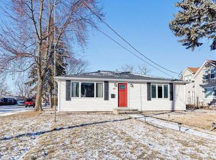 822 Tayco St, Menasha, WI 54952