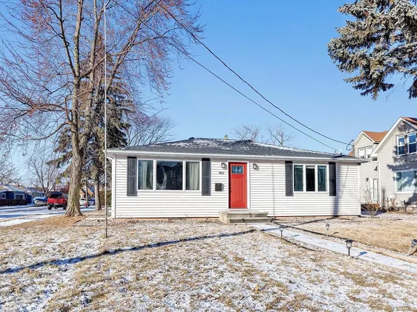 822 Tayco St, Menasha, WI 54952