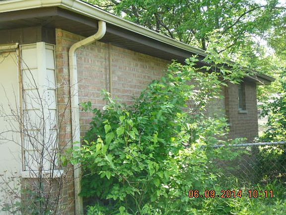 3rd image of 1343 Balmoral Ave