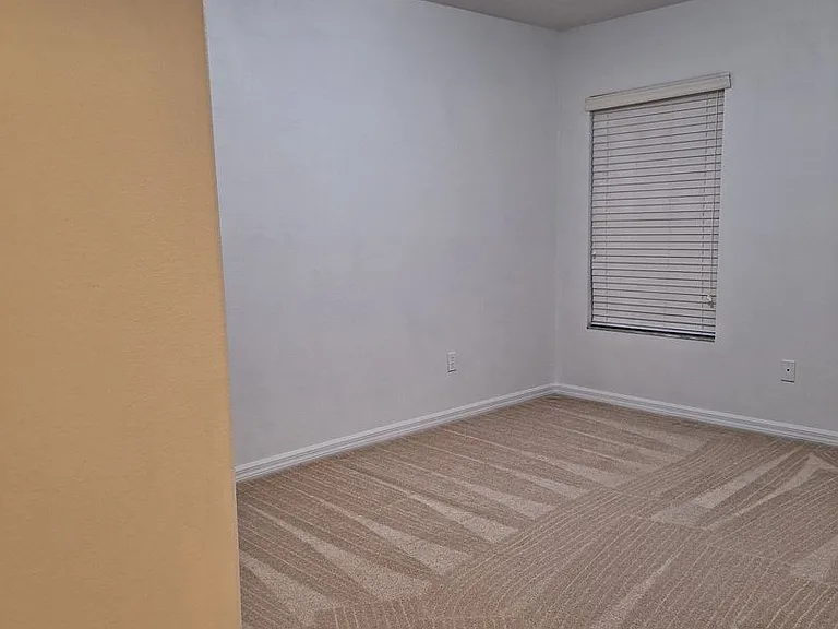 1017 Priory Cir — Photo 7