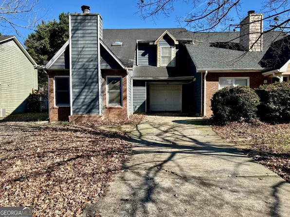 7978 Woodlake Dr, Riverdale, GA 30274