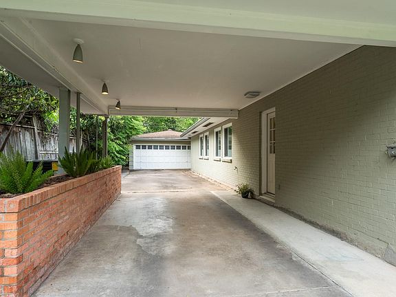 3rd image of 10613 Willowgrove Dr