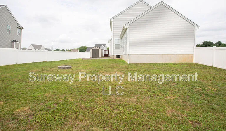 1 Tweentown Close — Photo 42