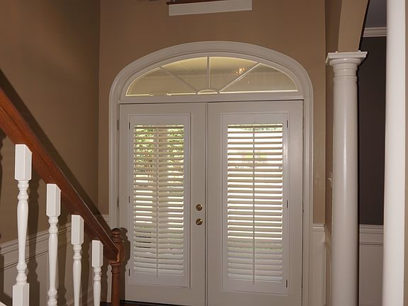 3rd image of 8326 Grove Creek Cv