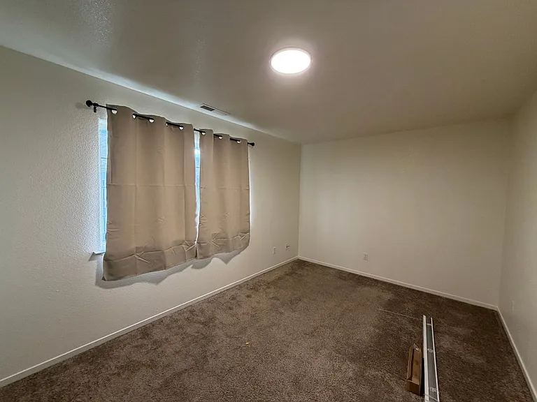 129 Palmer Ct — Photo 6