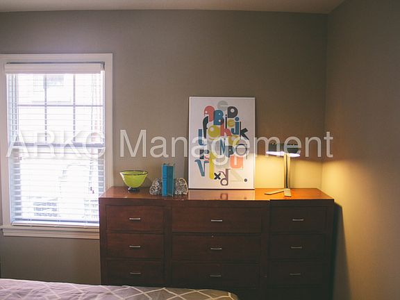 5th image of 4405 Roanoke Pkwy APT 2S