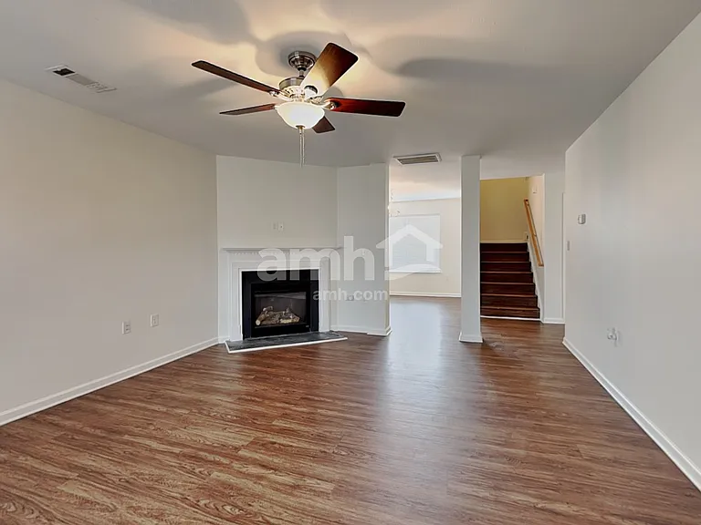 1524 Eastway Dr — Photo 6