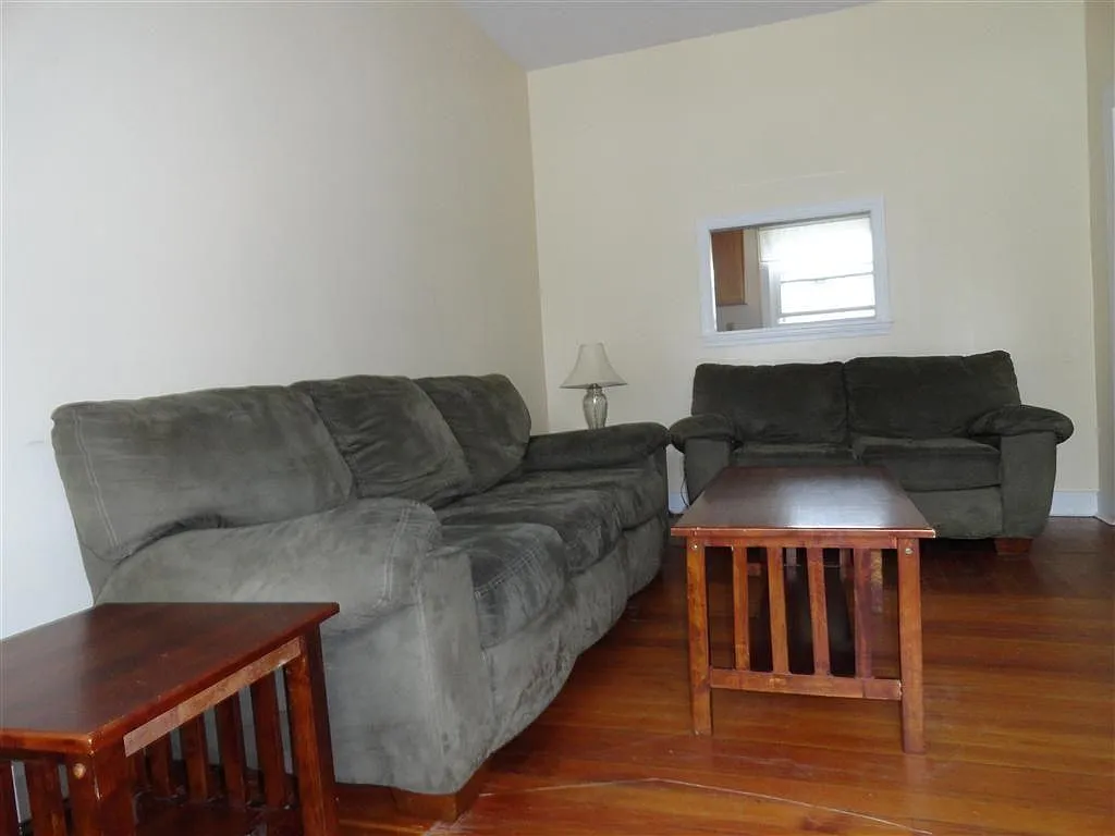 Dixon St — Photo 2