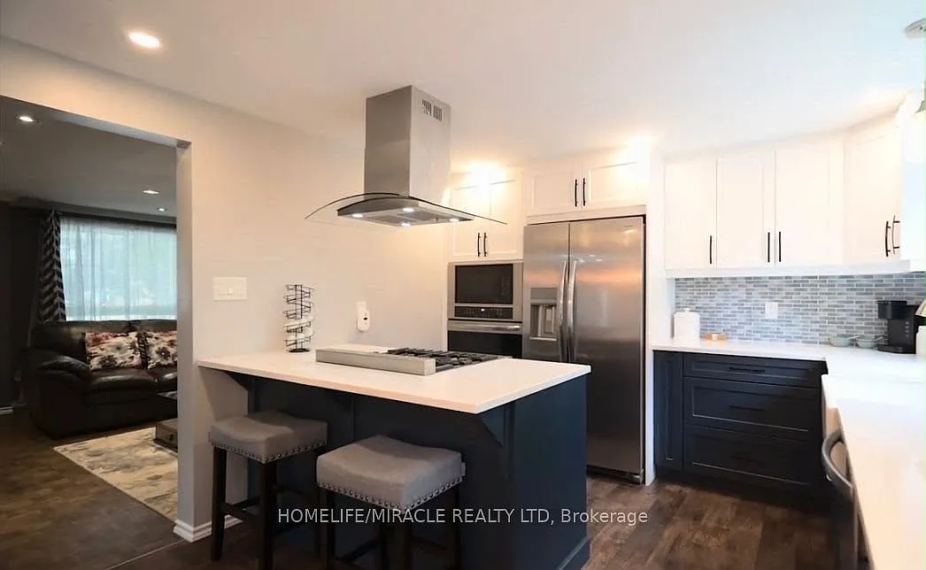 3 bed, $2,550 — Photo 2
