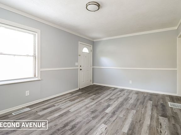 2nd image of 462 Pedretti Ave