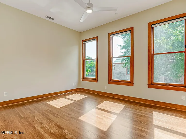 122 E Duval St — Photo 12