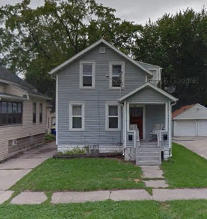 334 S Van Buren St