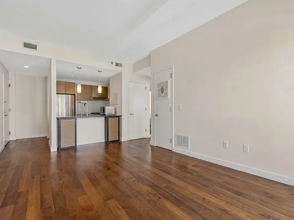 10-63 Jackson Ave #6G, Long Island City, NY 11101