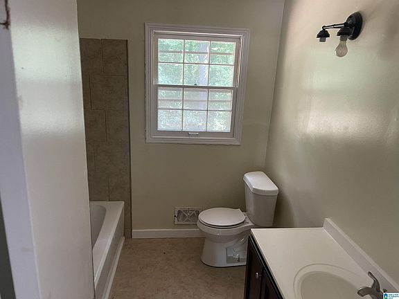4th image of 2220 Etowah St