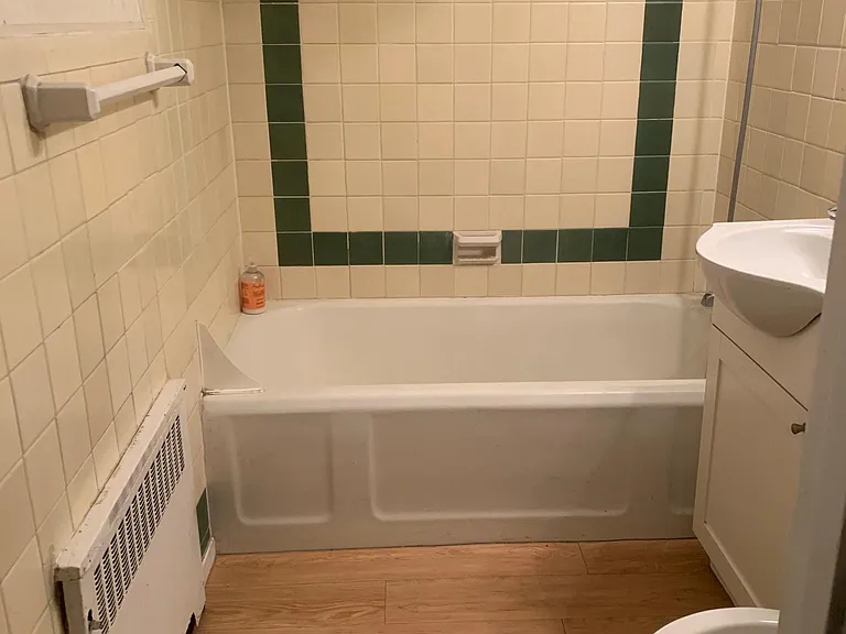 1440 Creston St — Photo 3