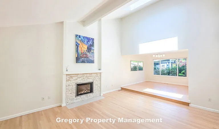 11204 NE 58th Pl — Photo 4