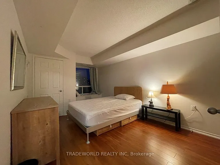 35 Finch Ave E #2209 — Photo 16
