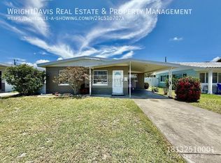 11355 2nd St E, Treasure Island, FL 33706