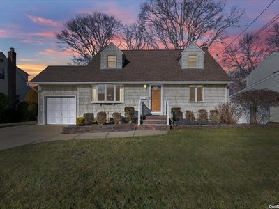215 Koehl Street, Massapequa Park, NY, 11762