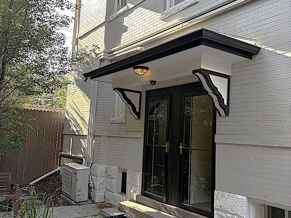 Private Entrance To Garden Unit