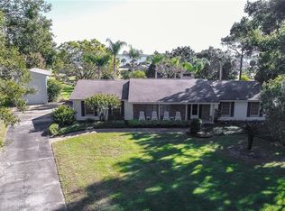 120 Lakeview Ln, Mount Dora, FL 32757