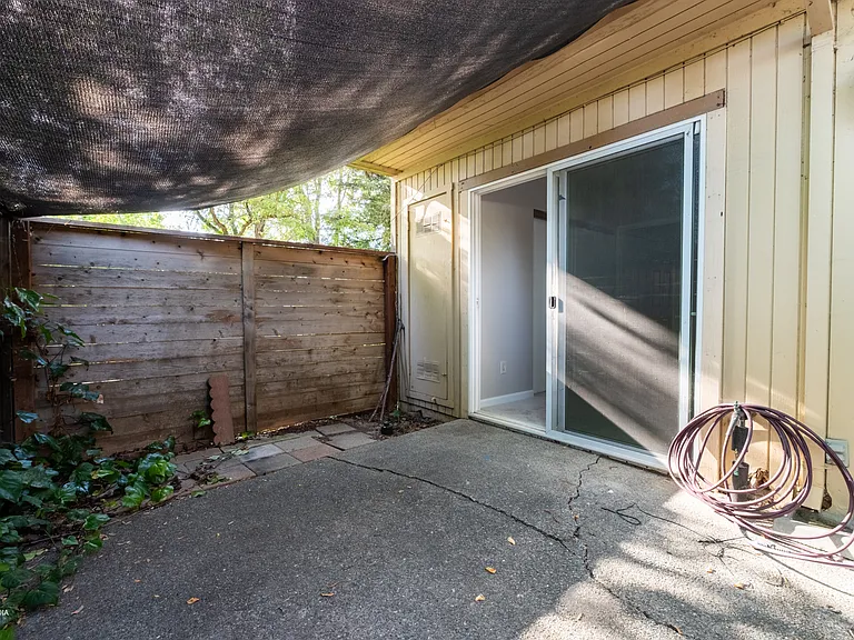 1759 W 3rd St — Photo 16