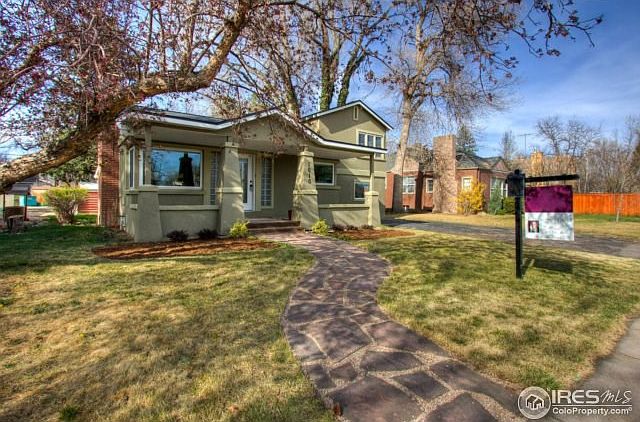 Adorable Stucco Craftsman Bungalow!