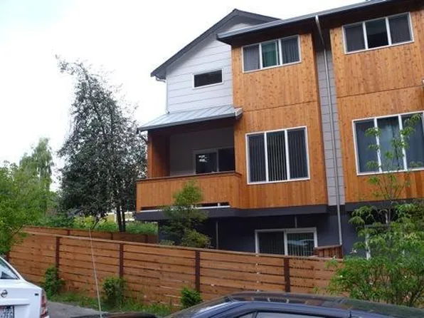 4034 Pasadena Pl NE, Seattle, WA 98105