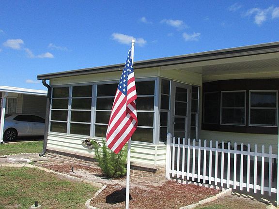 2nd image of 906 Barefoot Blvd