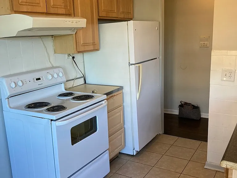 2420 W Berwyn Ave #304 — Photo 6