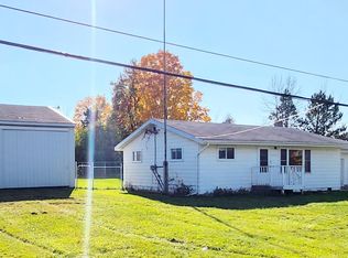 3890 E Deerfield Rd, Mount Pleasant, MI 48858