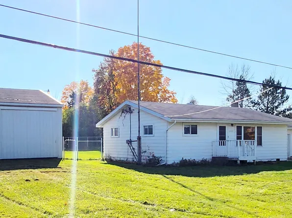 3890 E Deerfield Rd, Mount Pleasant, MI 48858