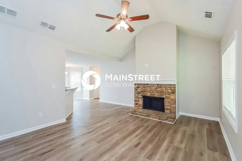 70 Serena Ct — Photo 2