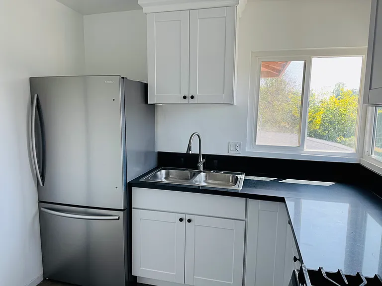 1204 N Monterey St #E — Photo 7