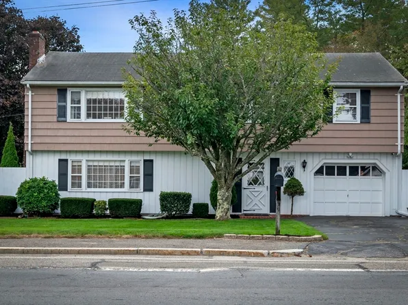 458 Lexington St, Woburn, MA 01801