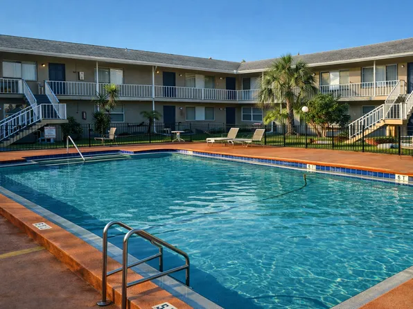 Midway Court Apartments