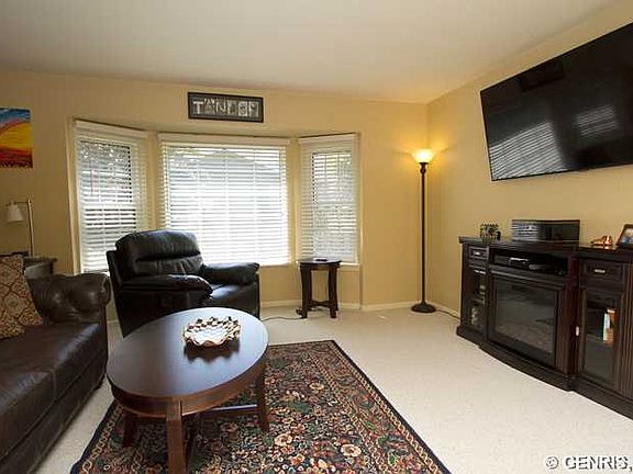 4th image of 23 Dunbridge Hts