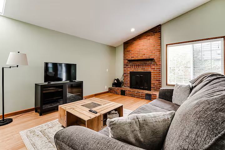 1st image of 2644 Willona Dr