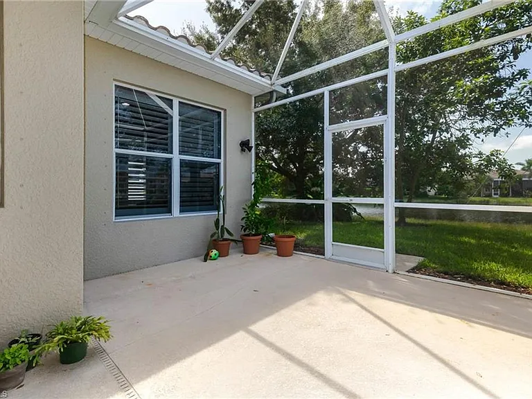 9139 Spring Mountain Way — Photo 7
