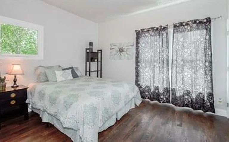 906 Greenwood Ave NE #C — Photo 10