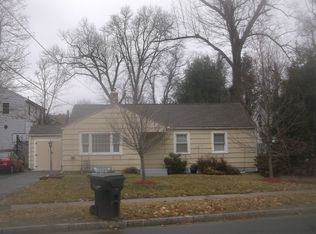 474 Plumtree Rd, Springfield, MA 01118