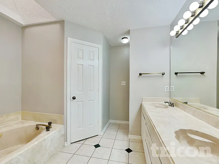 2115 Fawn Ridge Trl — Photo 13