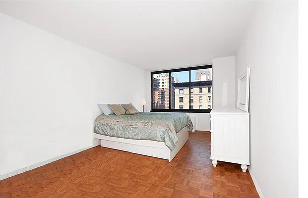 Rented by Renetta Real Estate | media 27