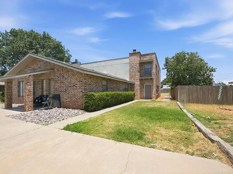 422 W Pecan Ave #C — Photo 24